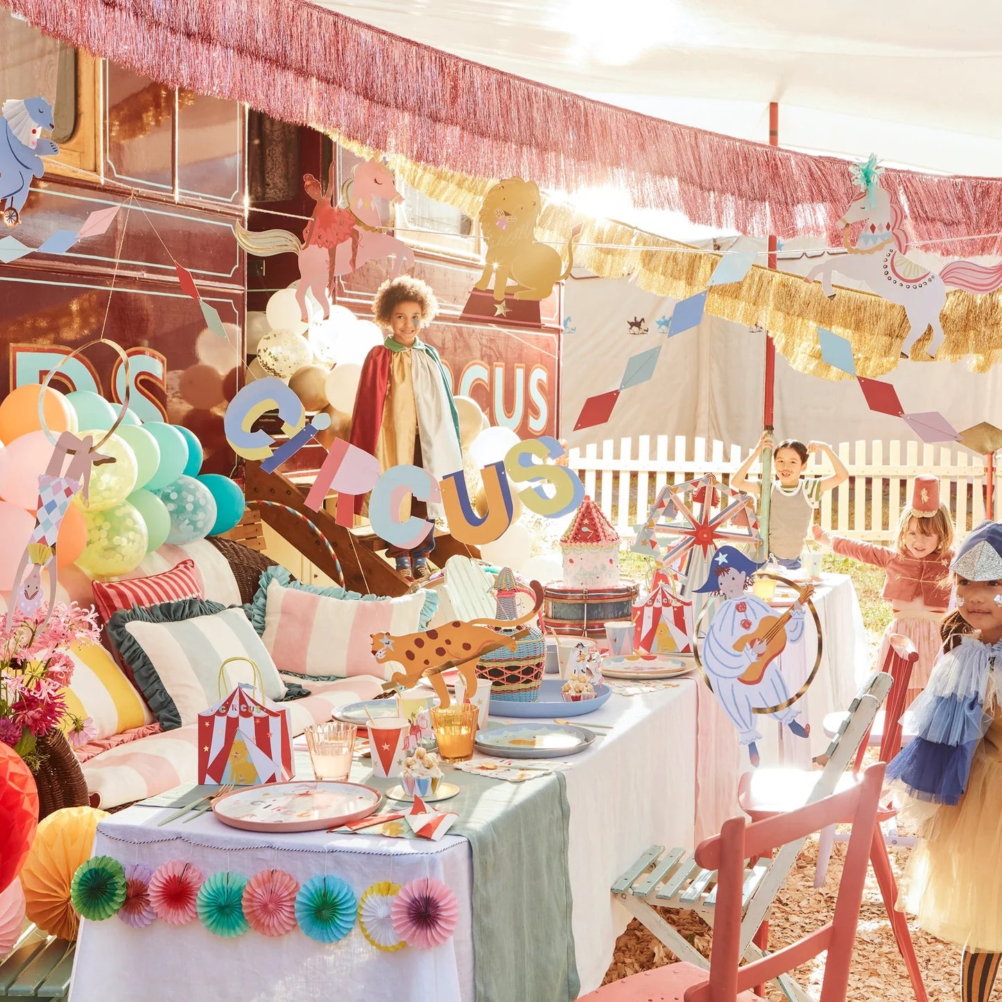 circuses - Edie & Eve - Children's Party Supplies, Toys & Gifts